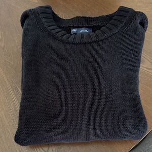 GAP Woaman’s Classic Black Crewneck Sweater